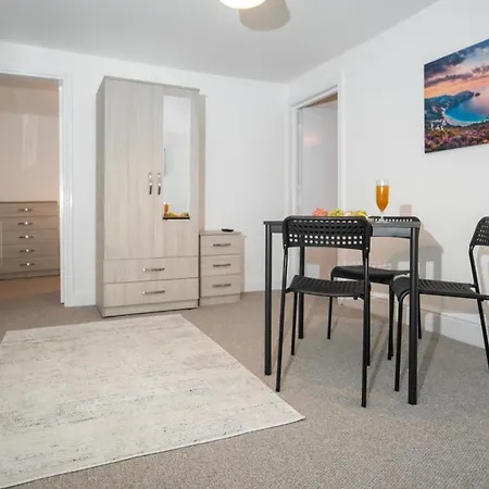 Apartment Yss The Church 2 *